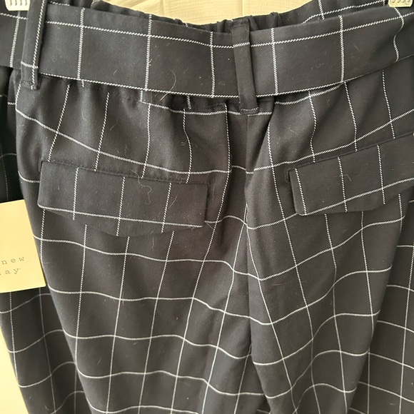 A New Day Women’s Navy/White Checkered Pants NWT, Belted with Front/Back Pockets - Picture 5 of 10